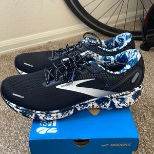 Brooks Ghost 14 SIZE: 12